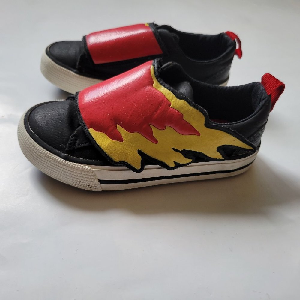 Zara Flame Velcro shoes for Boys size 26/27
